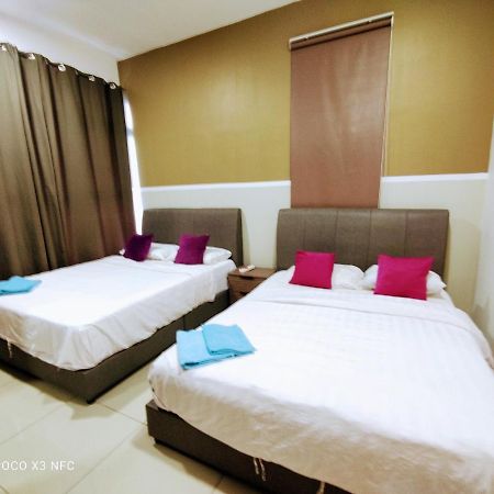 Atlantis Homestay Pool View 1210 Malacca Extérieur photo