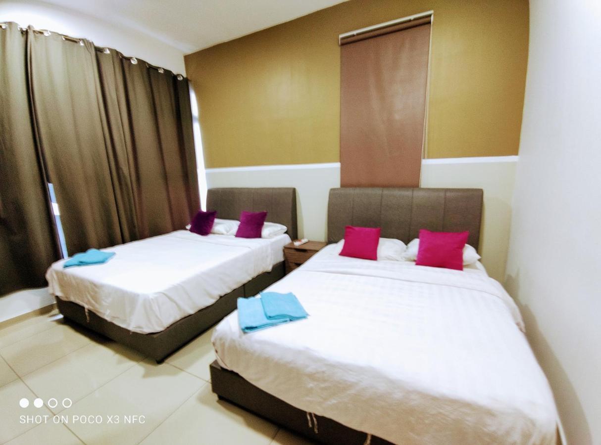 Atlantis Homestay Pool View 1210 Malacca Extérieur photo